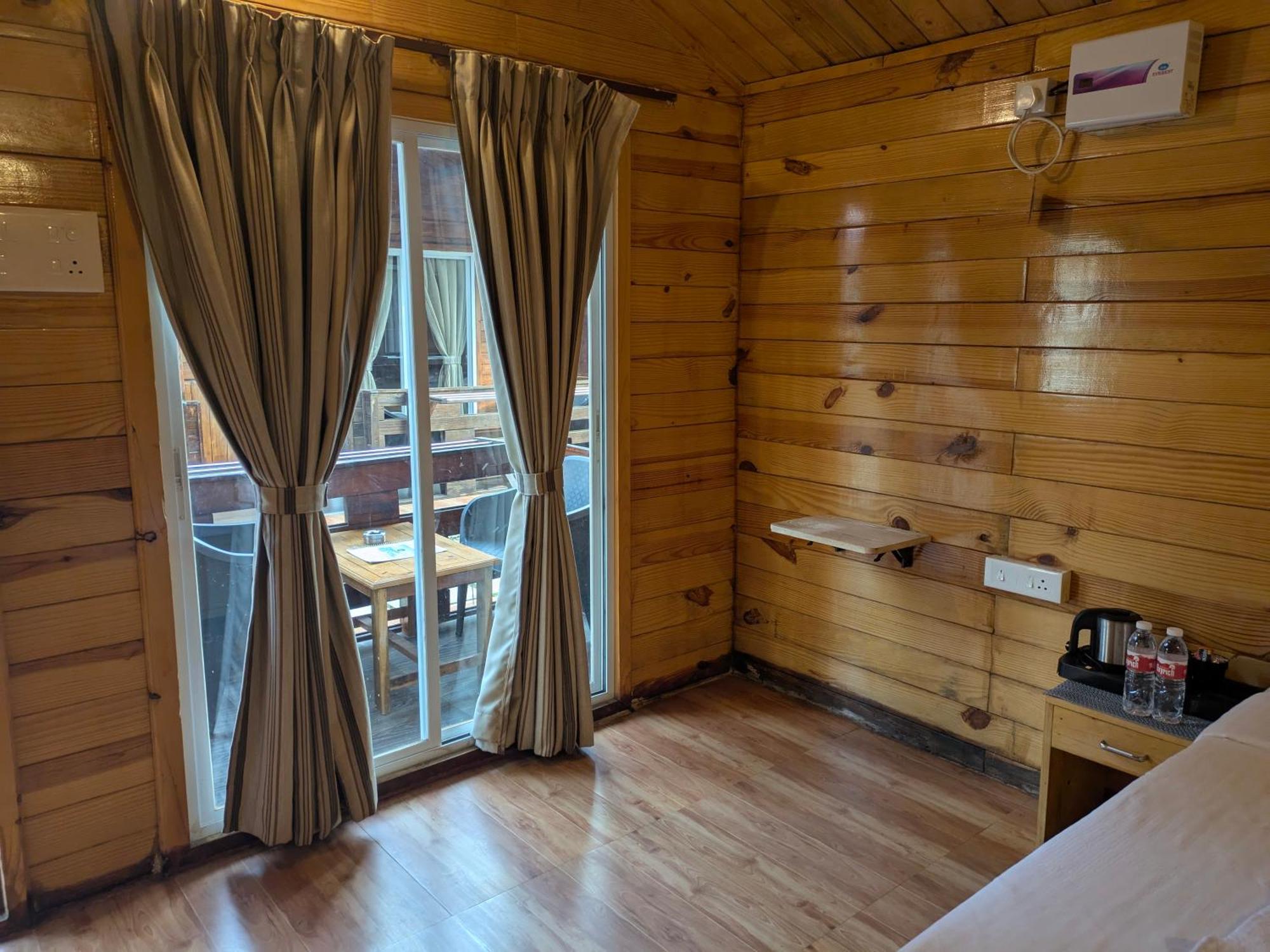 Selesta Sea By The Beach Morjim Exterior photo